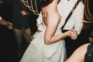 bride-and-groom-dancing-at-their-wedding-WEEDPYU